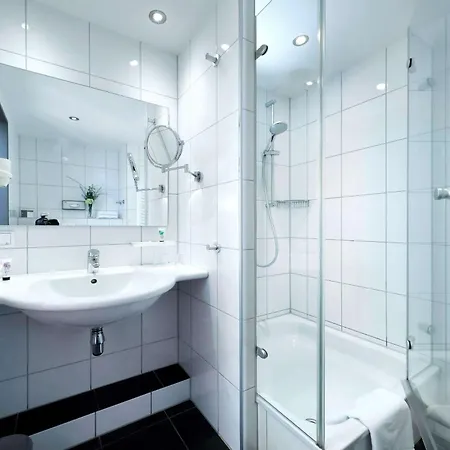 Hotel Western Premier Ib Friedberger Warte 4*