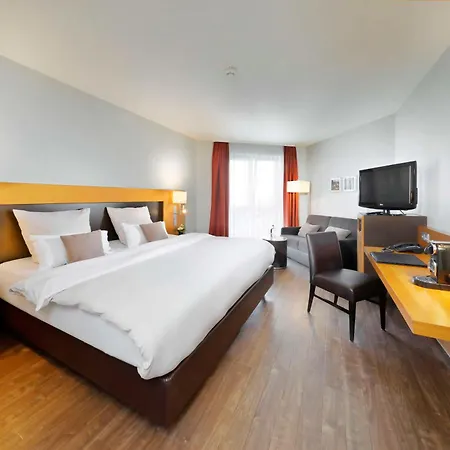 Hotel Western Premier Ib Friedberger Warte 4*